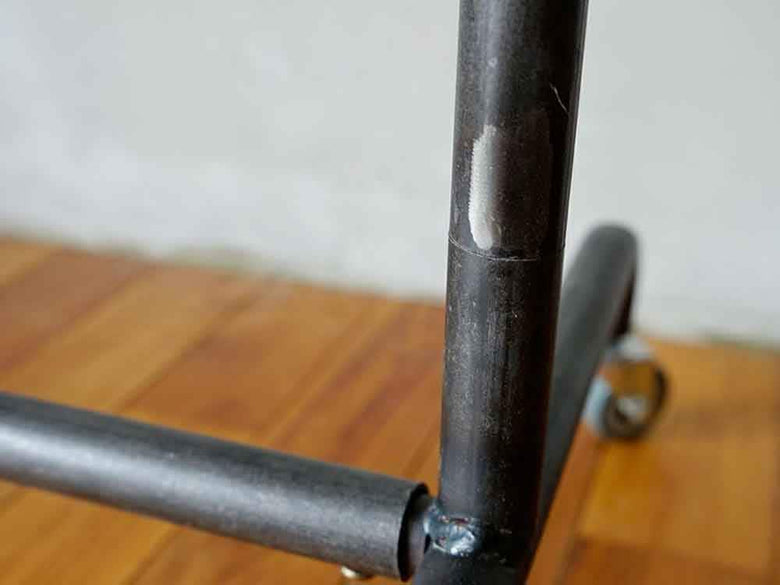 adepecheの鉄製ハンギングスタンド