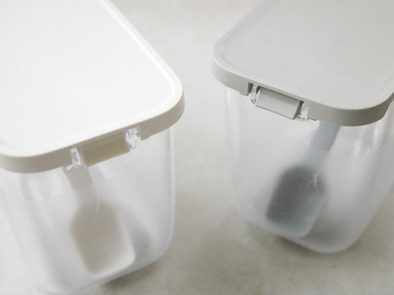 MARNAのGOODLOCK調味料ポット、蓋付きプラスチック容器