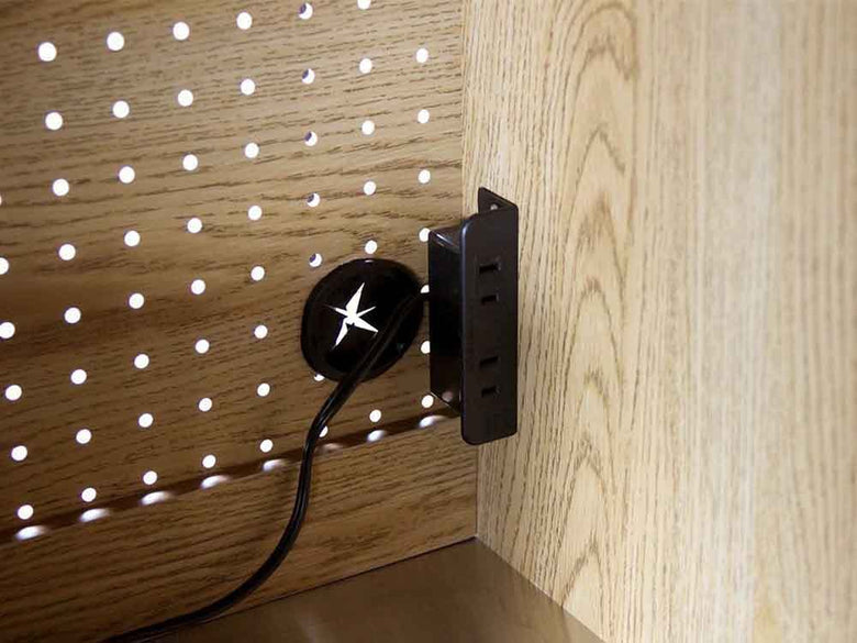 オーク突板とスチール使用のキッチンボード