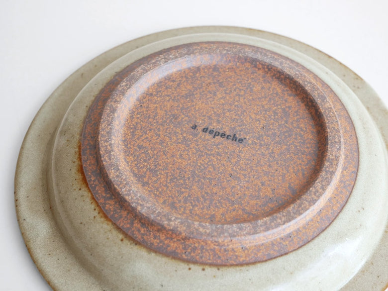 アデペシュの「OTOHA」陶器プレート