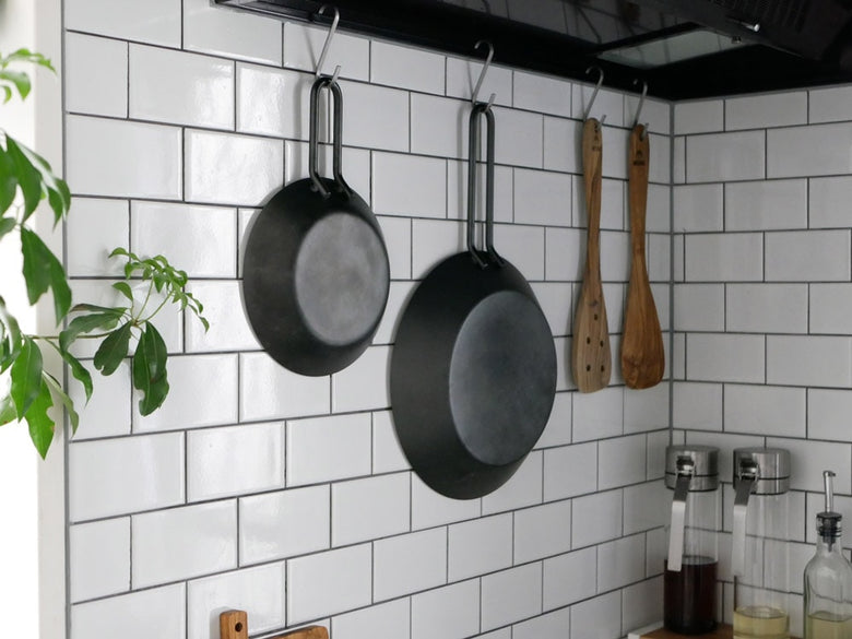 あやせものづくり研究会の鉄製フライパンを使用中