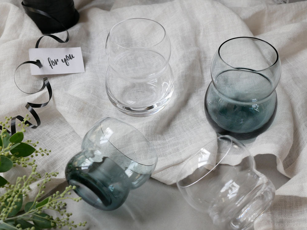 Sghr（スガハラ）ブランドの双円ビアカップ。透明なソーダガラス製で、400mlの容量を持つシンプルかつ洗練されたデザインのビアグラス。