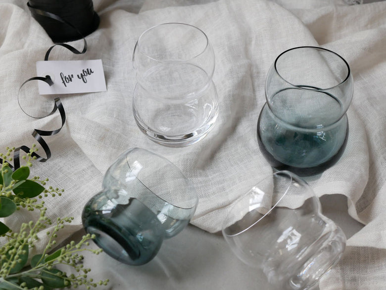 Sghr（スガハラ）ブランドの双円ビアカップ。透明なソーダガラス製で、400mlの容量を持つシンプルかつ洗練されたデザインのビアグラス。