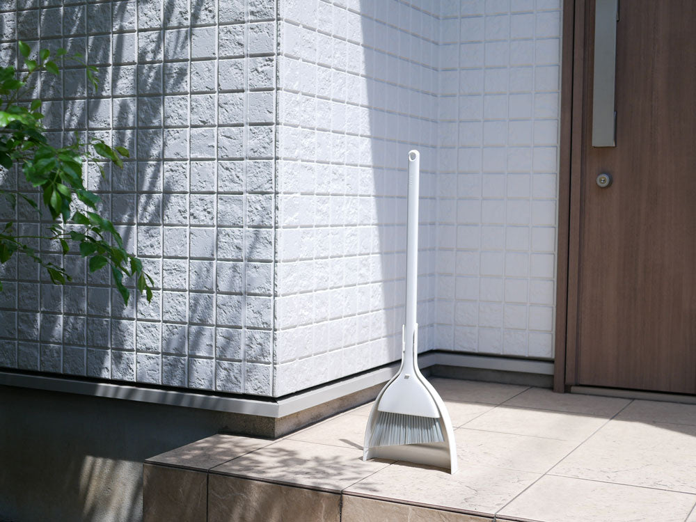 MARNAマーナブランドのほうきとちりとりセット