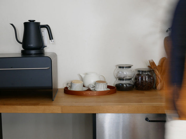 アクシス製チェリー材のシェーカートレイ