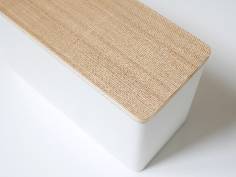 木製の蓋が付いたサニタリー収納ケース