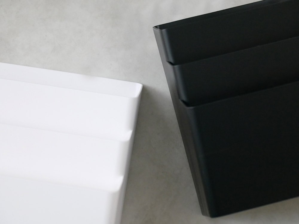 グレーのYamazaki 3段マグネット収納ポケット