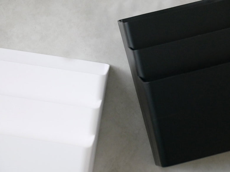 グレーのYamazaki 3段マグネット収納ポケット