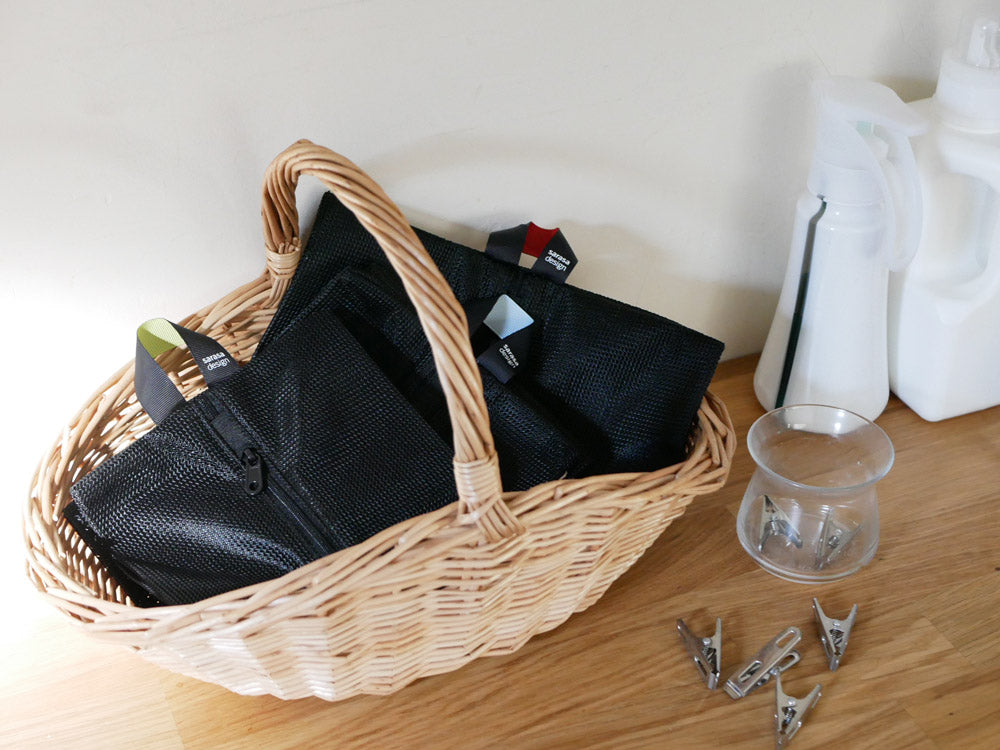 サラサデザインのポリエステル製ワイドランドリーネット、洗濯物を収納する家庭用大容量バッグ