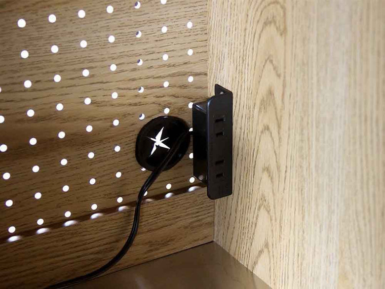 オーク突板の無垢材キッチンボード