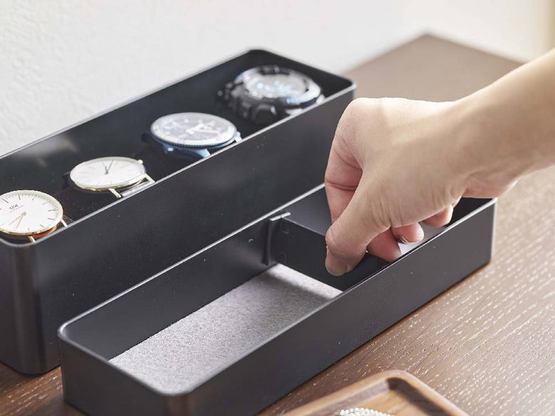 シルバーのトレー付きアクセサリー＆時計ケース