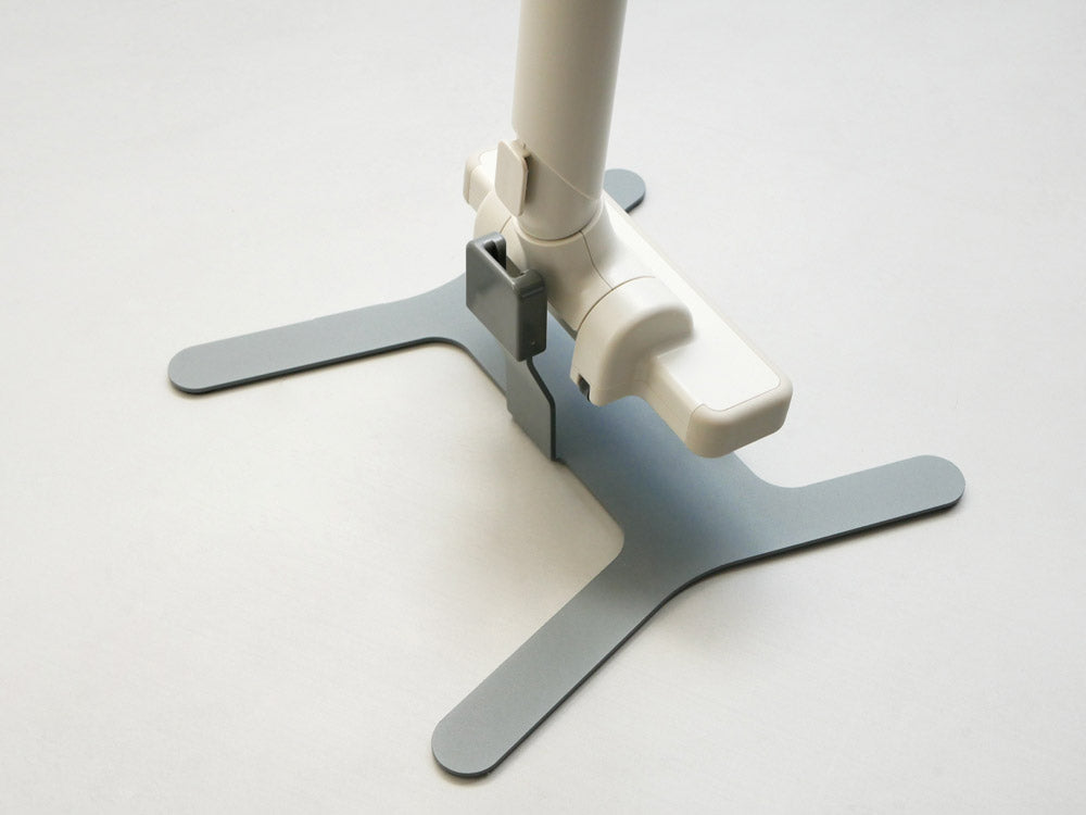 ±０ コードレスクリーナー Y010本体の画像