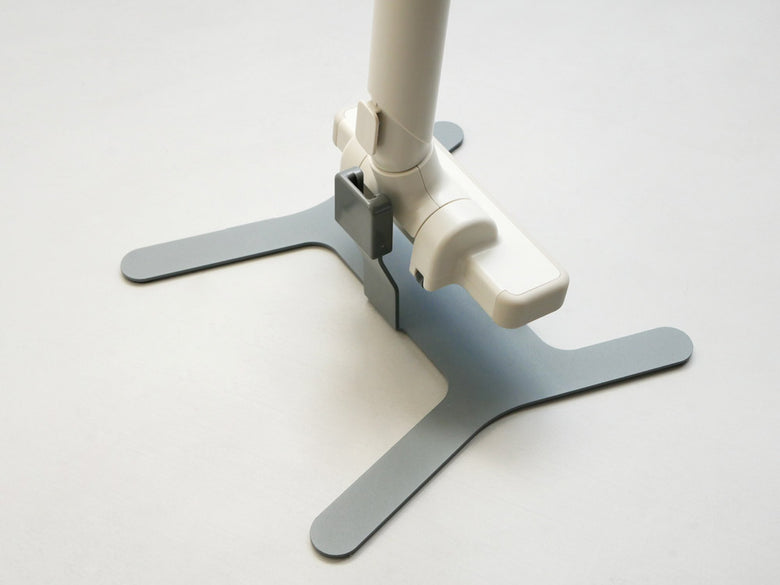 ±０ コードレスクリーナー Y010本体の画像