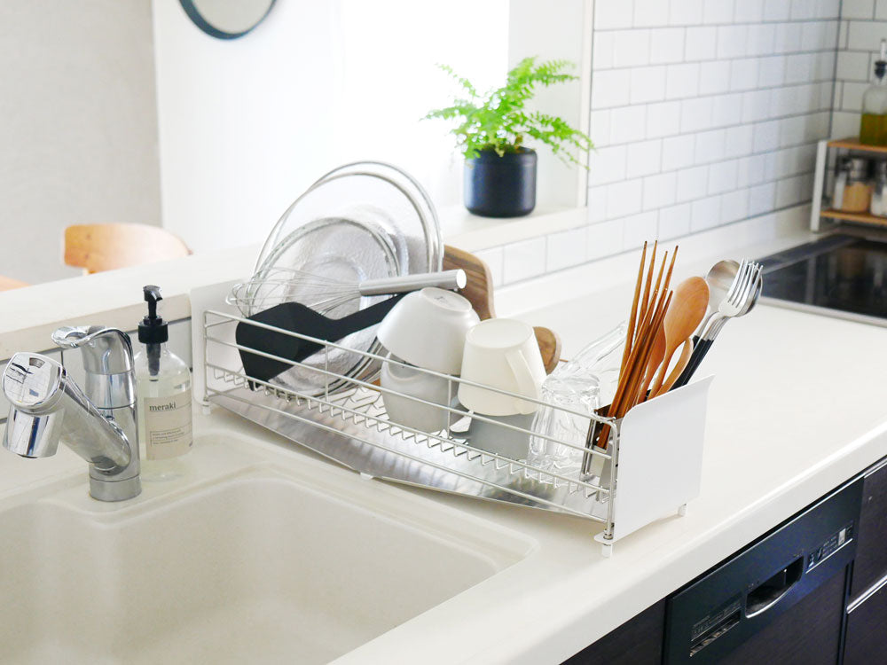UtaUのステンレス水切りラック、トレイとカトラリースタンド付き