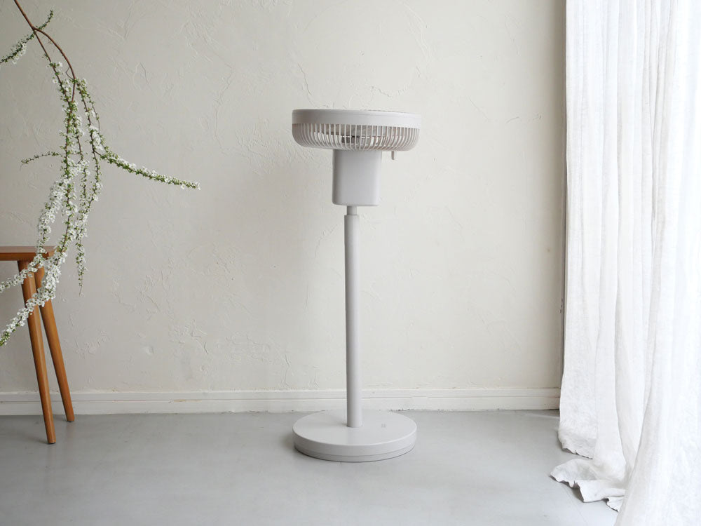 【THREE UP/スリーアップ】左右自動首振りスマート収納 DCリビングファン