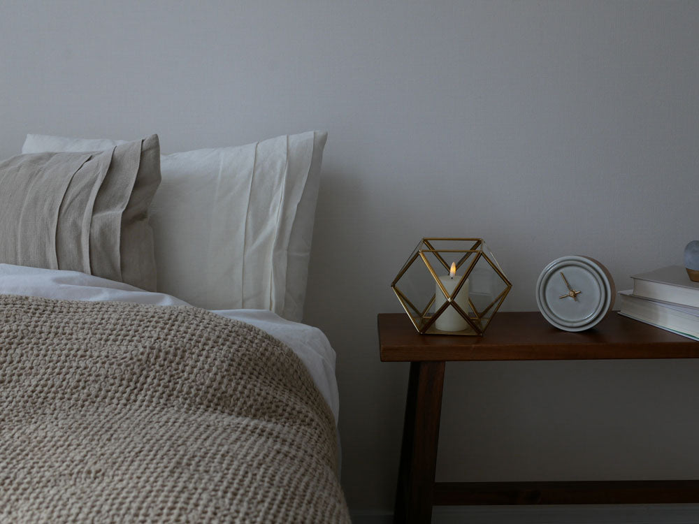 Horn Please MADEのLEDライトキャンドルが各サイズ（XS、S、M、L）別々のデザインボックスに入れて並べられた展示写真