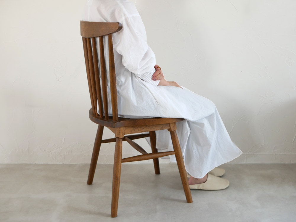 a.depeche製ウィンドータイプの木製チェア