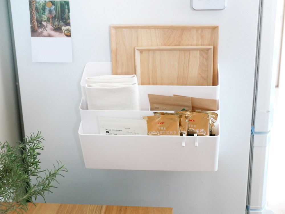 ヤマザキ製タワー冷蔵庫横用マグネット収納ポケット 3段