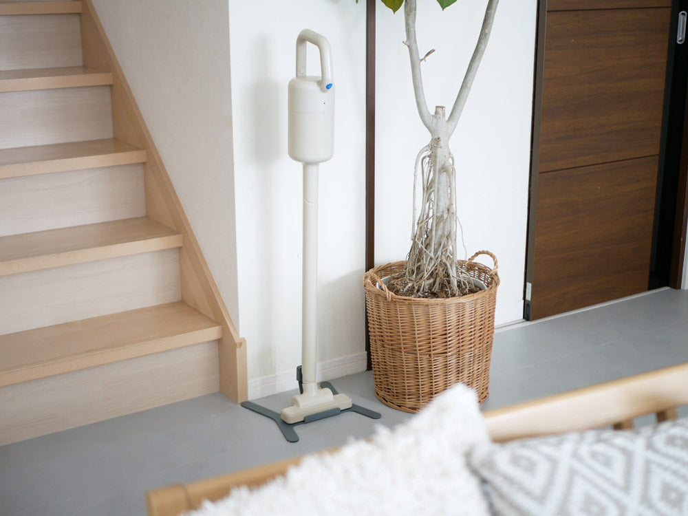 ±０コードレスクリーナー Y010 の本体写真