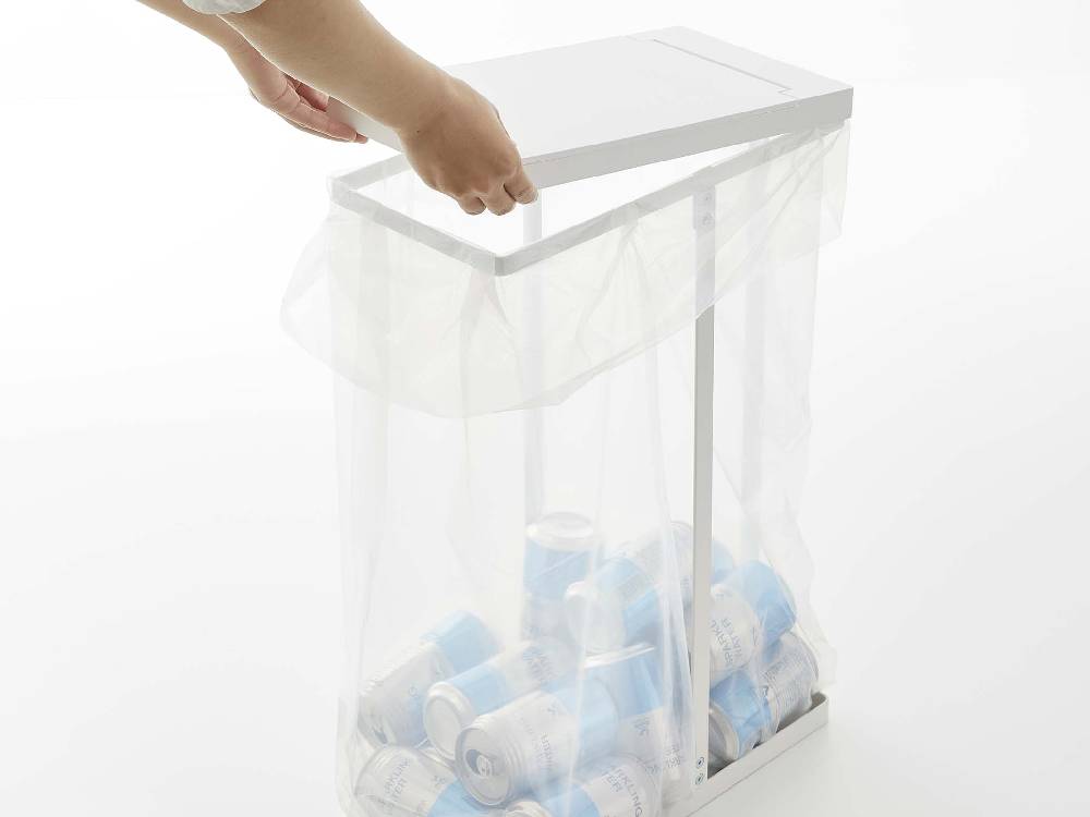 プラスチック製の蓋付きゴミ袋ホルダー