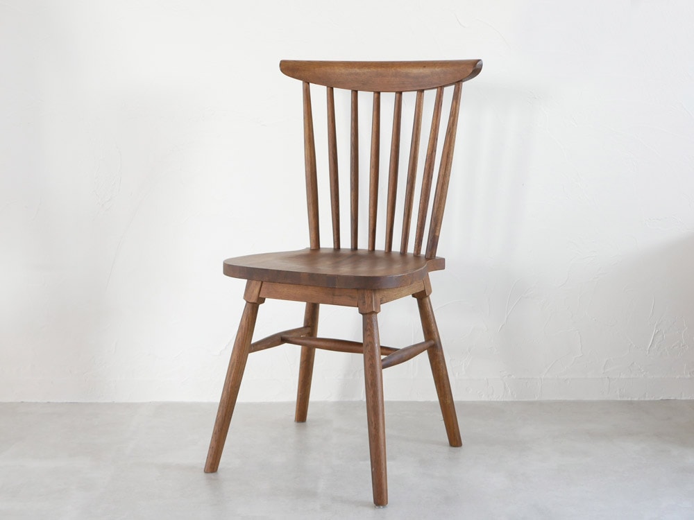 a.depeche製グレー無垢木ウィンドー椅子