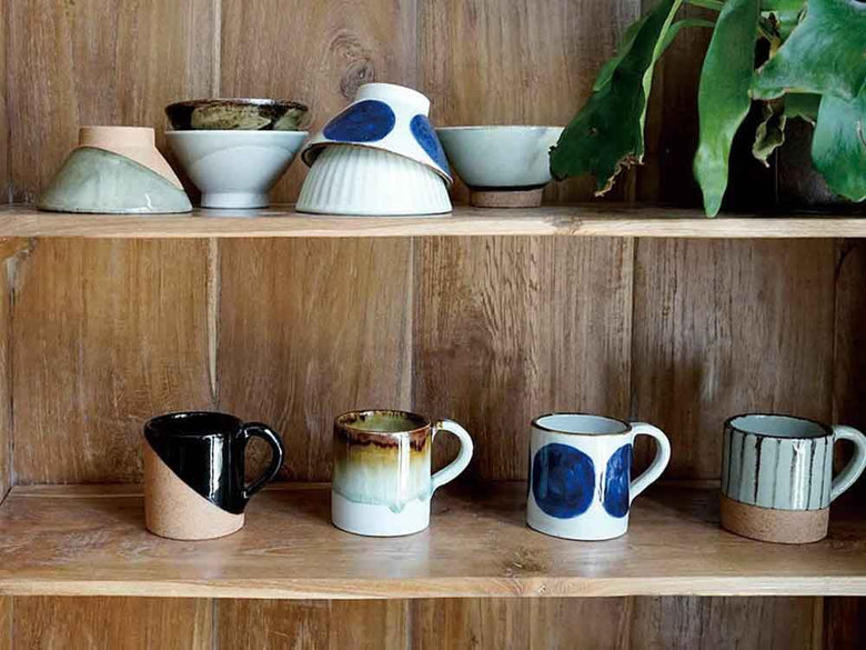 アデペシュのOTOHA陶器マグカップ