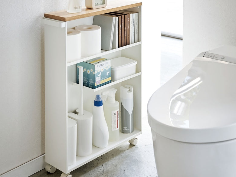 Yamazakiのハンドル付きタワー型スリムトイレラック、浴室用収納家具