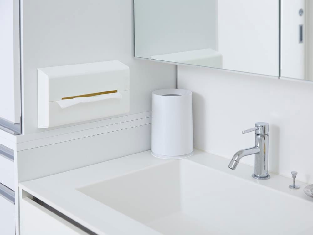 ideacoの【WALL】ティッシュケースが配置されたバスルームインテリア