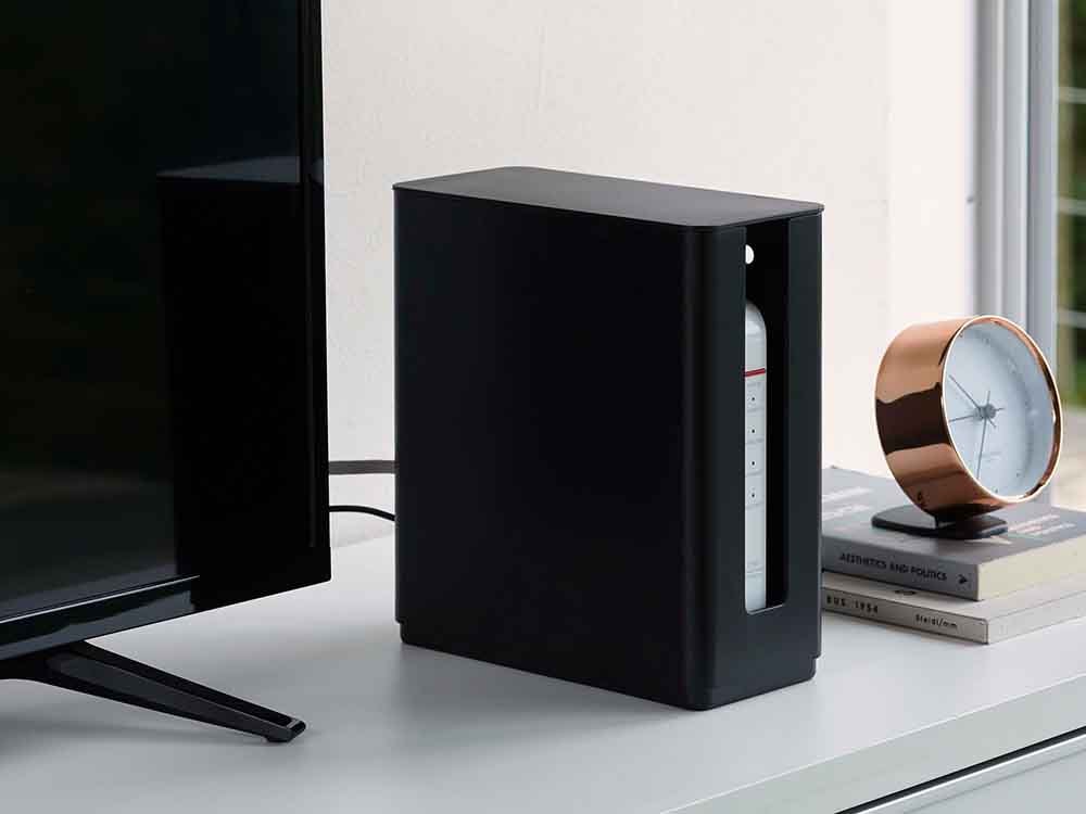 YAMAZAKIの蓋付きスリムルーター収納ケース