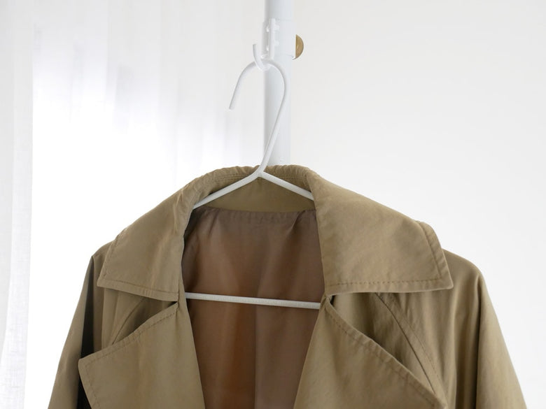 縦方向専用の鉄製コートハンガー