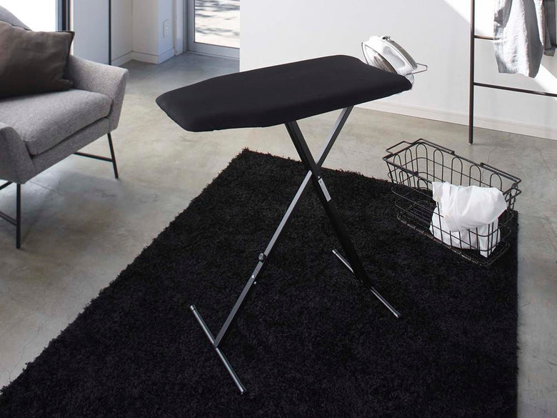 タワー軽量スタンド式アイロン台とリネン