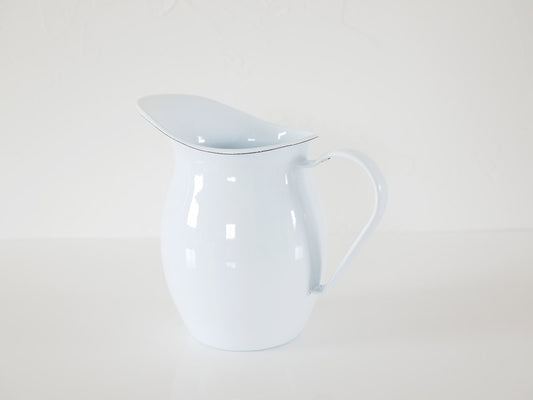 ポッシュリビングの琺瑯製ピッチャー