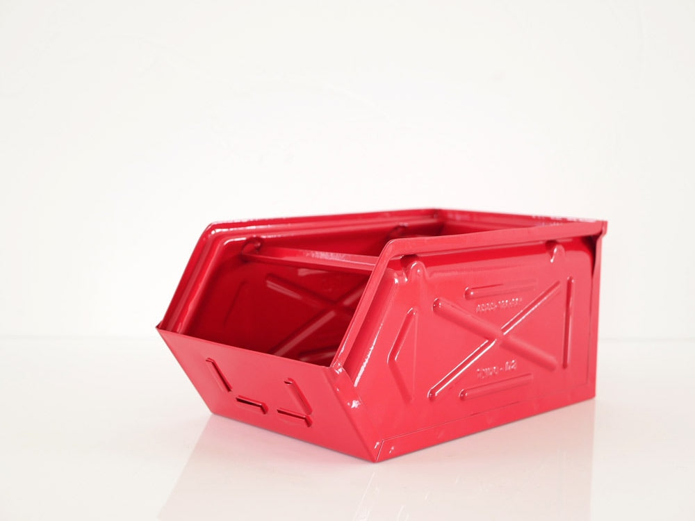ダルトンパーツストッカーが入った赤いプラスチック箱