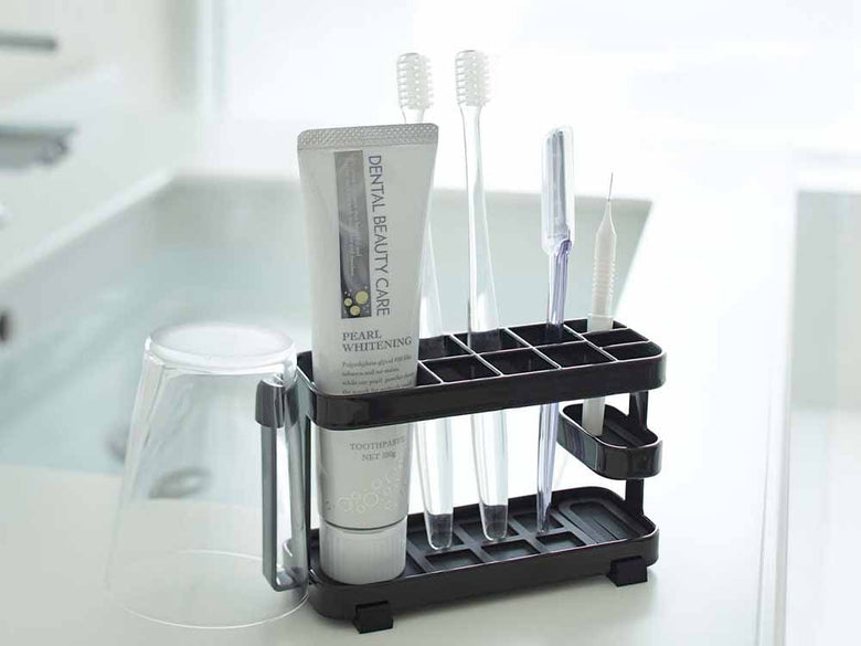 YAMAZAKIトゥースブラシスタンドと歯ブラシ