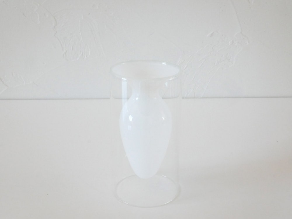 POSH LIVINGの透明なガラス製フロートベース、円柱形で高さ15cm