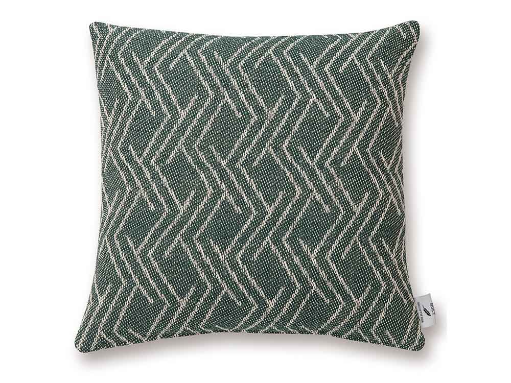 ポッシュリビングのシルバークッションカバー