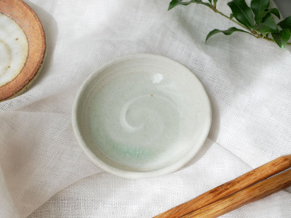 adepecheのOTOHA白陶器豆皿