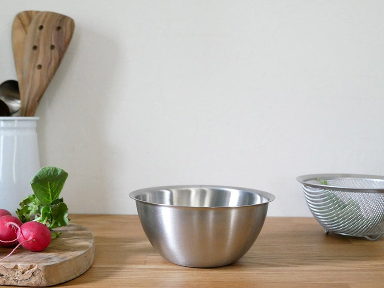 la baseブランドの18-8ステンレス製ボウル、ざる、プレートが揃ったキッチン用食器セット