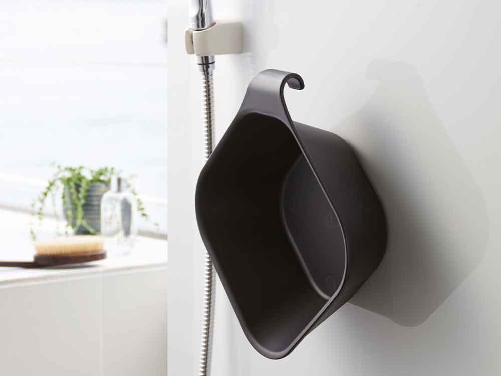 YAMAZAKI/towerの銀色マグネット引掛け湯おけ