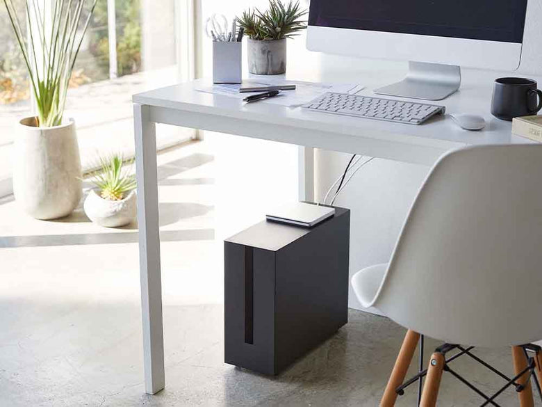 YAMAZAKIタワーのキャスター付きケーブル収納ラック