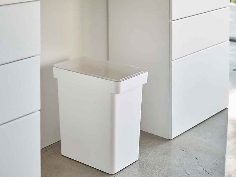 タワー密閉米びつ 蓋と計量カップ付き