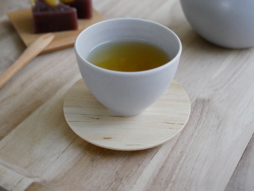 SALIU製山桜ほうじ茶用茶碗と茶敷のセット