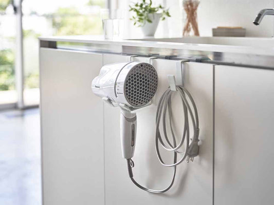 YAMAZAKIタワーのシルバー製ドライヤーハンガー