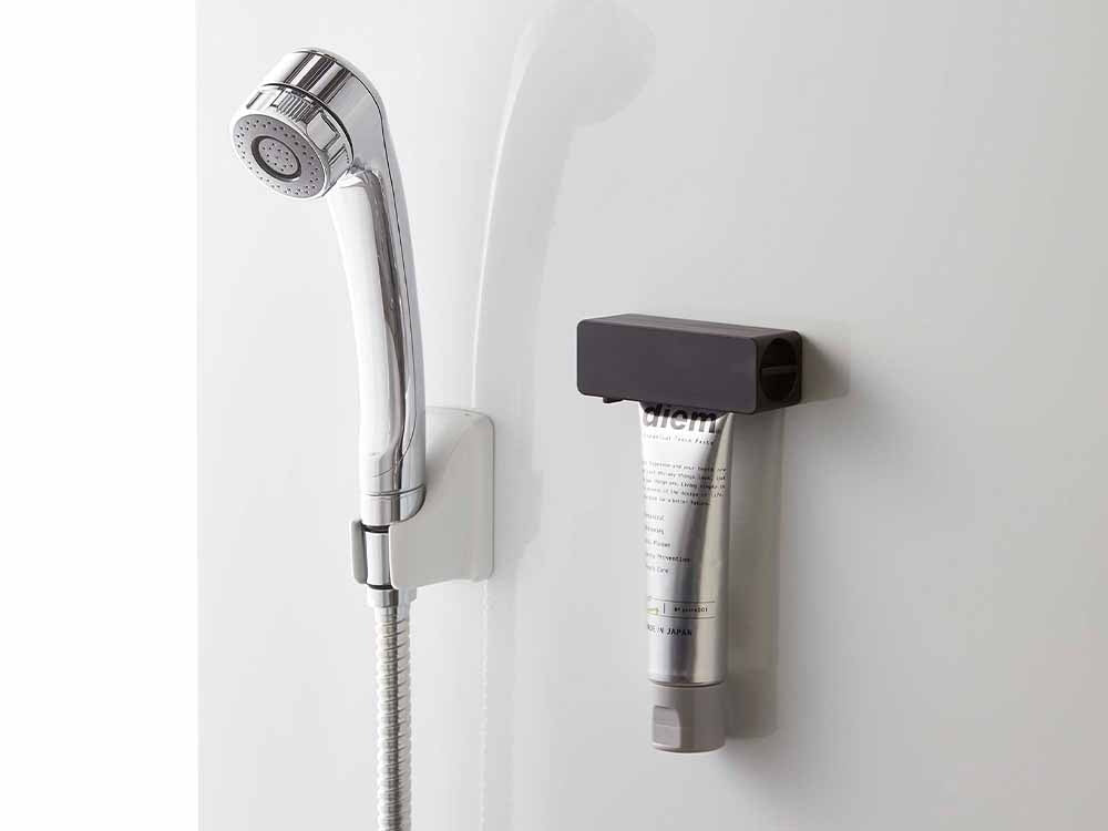 マグネット式歯磨き粉チューブホルダー