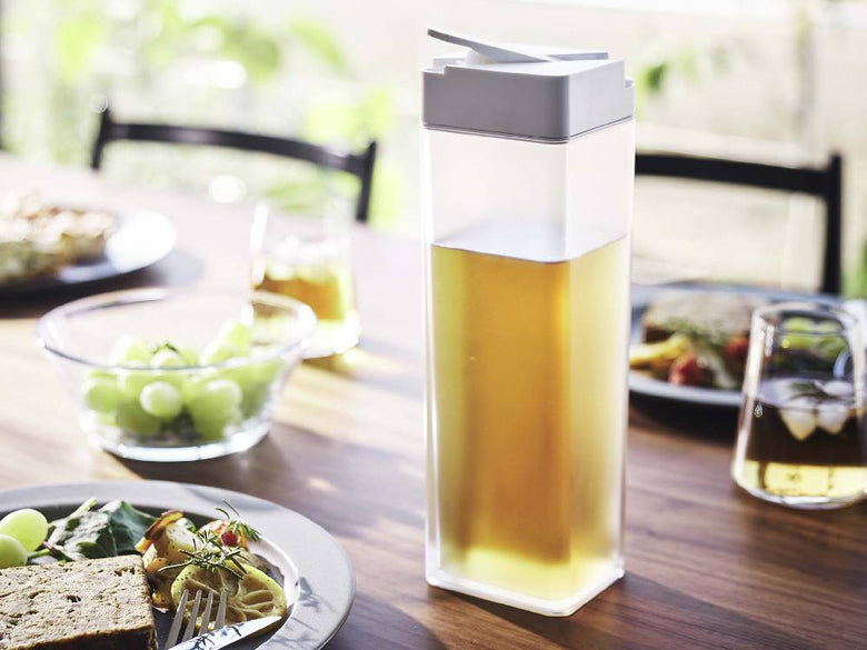 タワーの黒色倒して置ける冷水筒1.2L