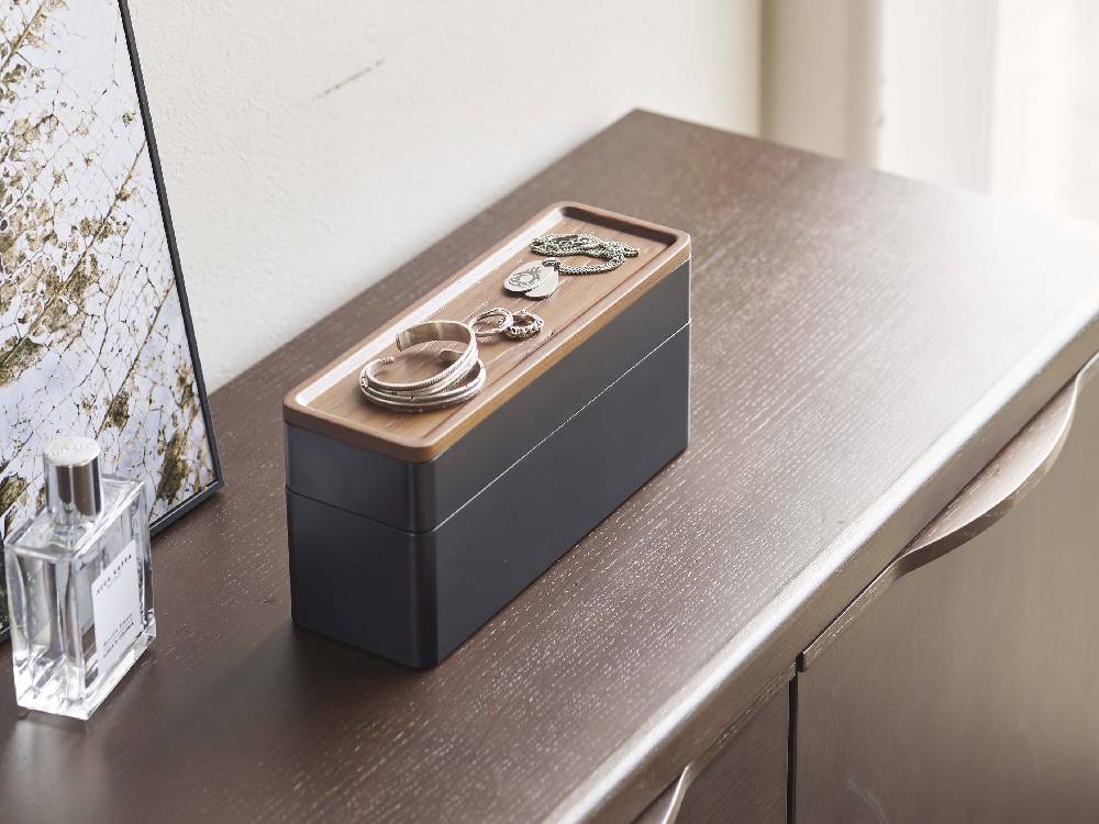 【RIN】スリムアクセサリー＆時計ケースの銀色ボックス