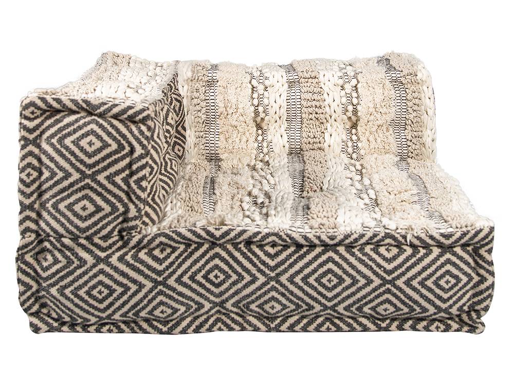 ブロックマルチ ソファと編みクッション