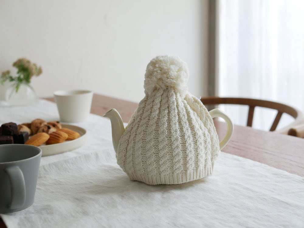 ロンドンポタリーオリジナルのコットンティーコージーとティーポット