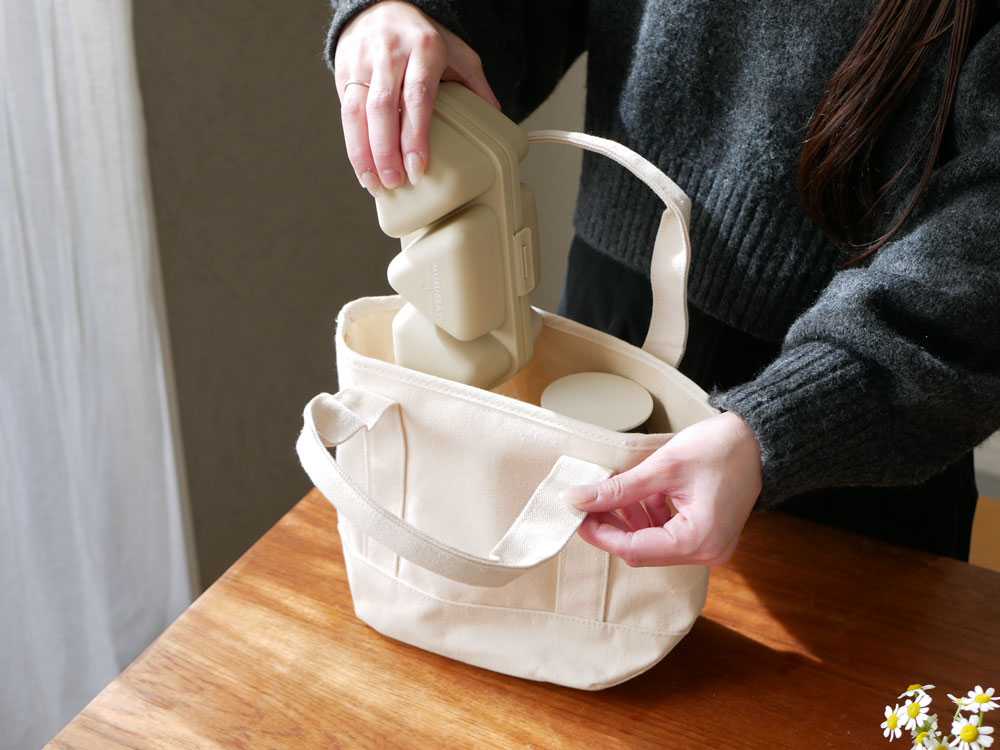 ケースとしても使えるおにぎりメーカー、ムスビート