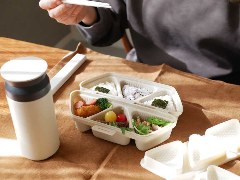 アーネストのムスビートおにぎりメーカーとおにぎりのセット